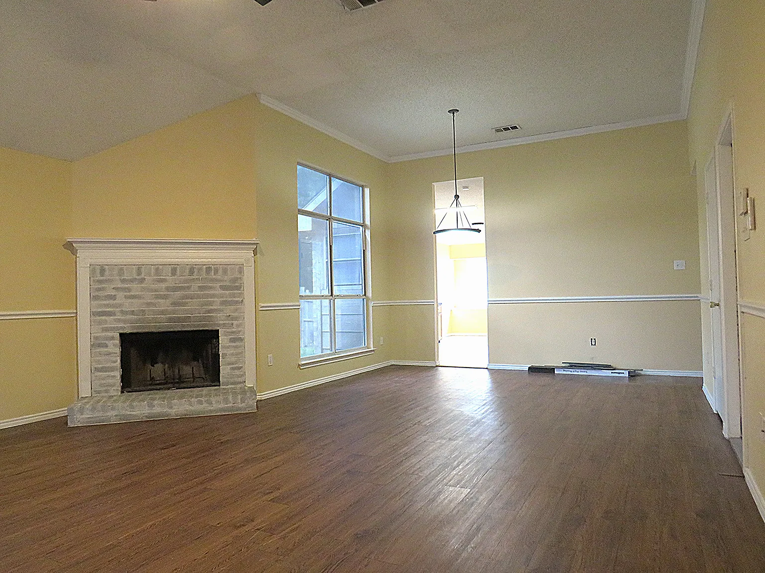 3 bed, 1444 sqft, $1,800 — Photo 4