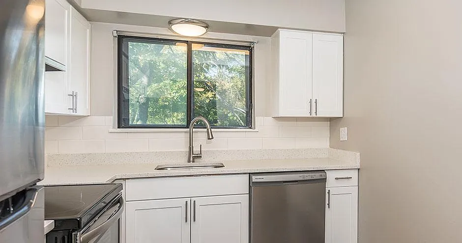 Lakeside at Wheaton Apartments — Photo 2