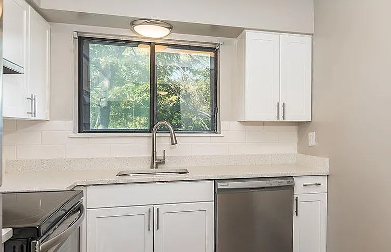 Lakeside at Wheaton Apartments — Photo 2