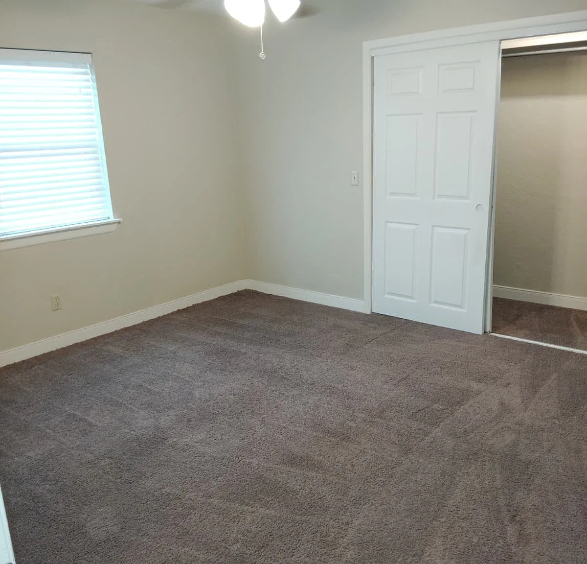 3604 Hawthorne Drive - 1 — Photo 4