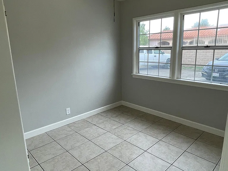 10120 California Ave #D — Photo 16