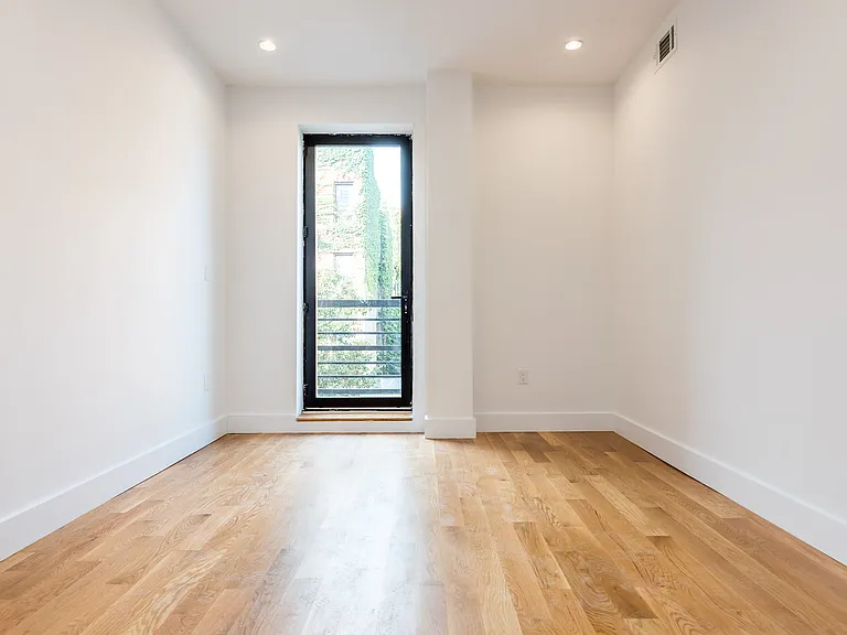 724 5th Ave #2C — Photo 2
