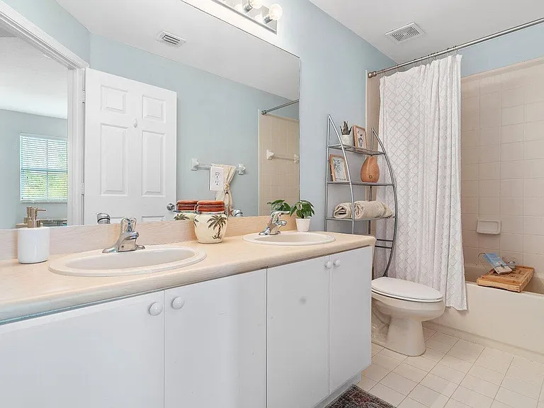 2046 Shoma Dr — Photo 11