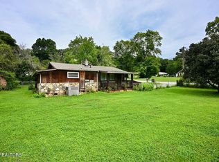 2204 Mentor Rd, Louisville, TN 37777