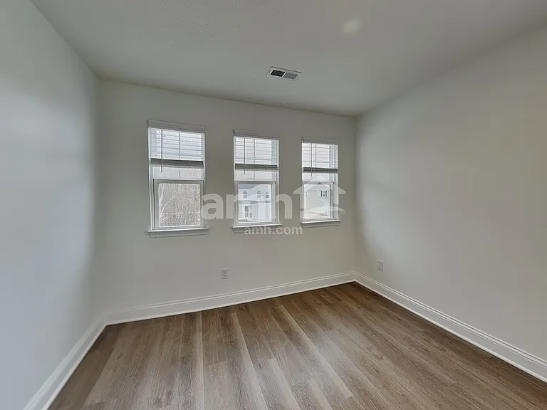 890 Heritage Blvd — Photo 21