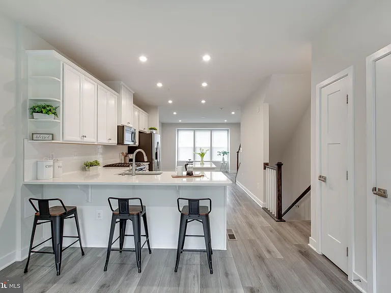 7523 Bharat Way — Photo 11