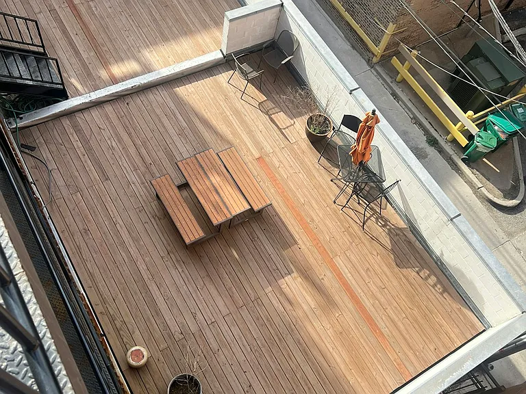 Shared Deck