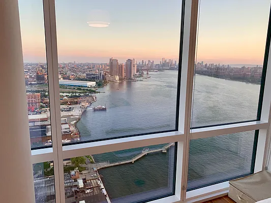 Rented by R New York | media 30