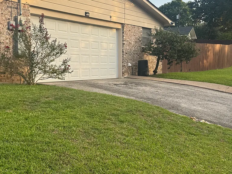 2121 Woodhaven Dr — Photo 14