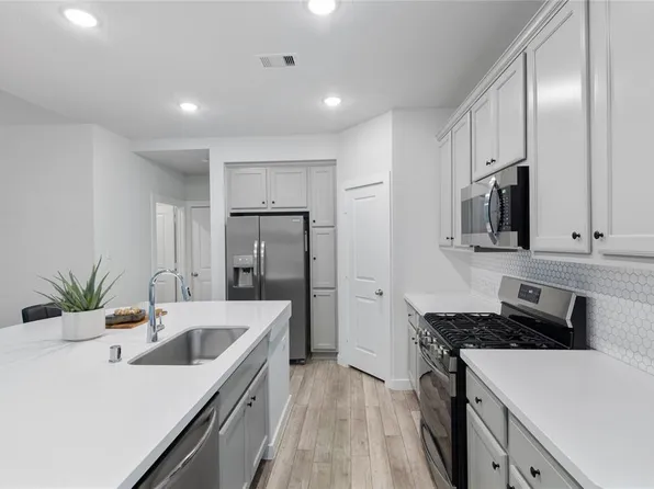 5070 Klein Orchard Drive, Houston, TX 77066