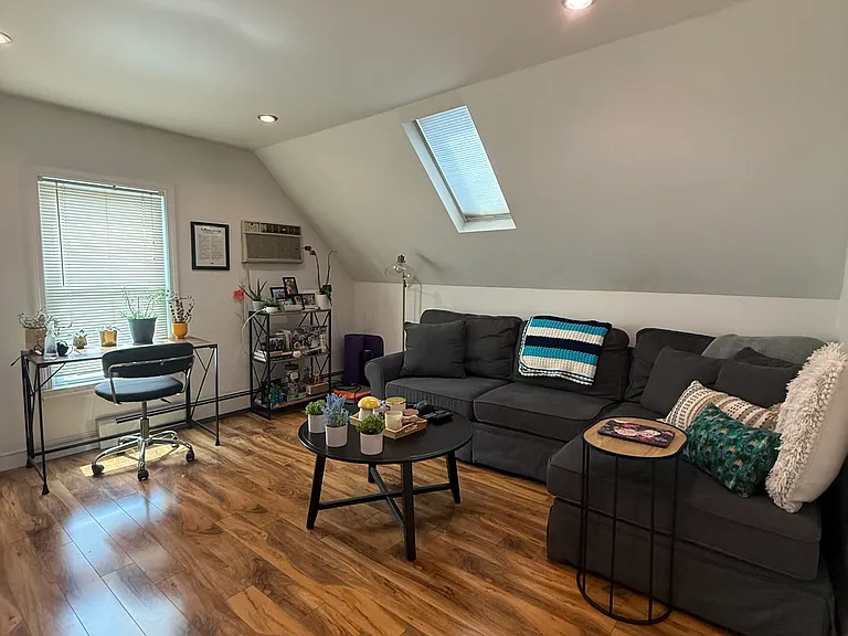 33 Gorham St — Photo 1