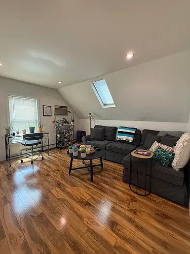 33 Gorham St Photo 1