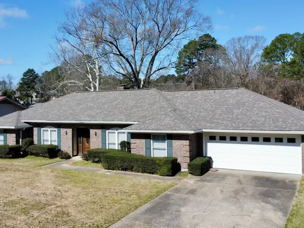 1215 Cliffdale Dr, Clinton, MS 39056