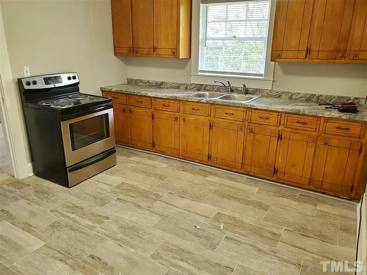 2 bed, 1.0 bath, $1,125 — Photo 4