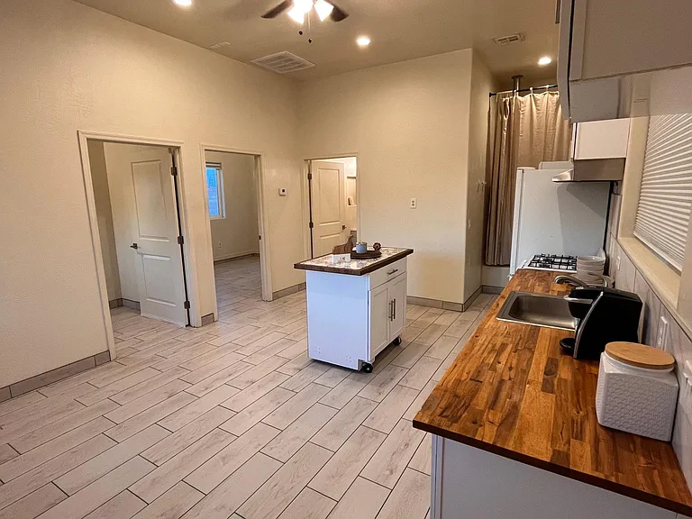 19402 W Corto Ln — Photo 4