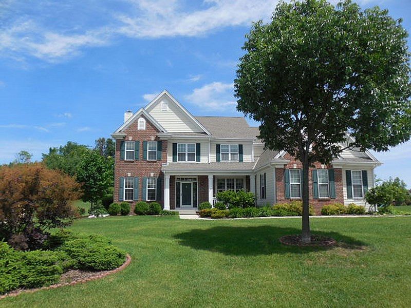 1st image of N64W13300 Crestwood Dr
