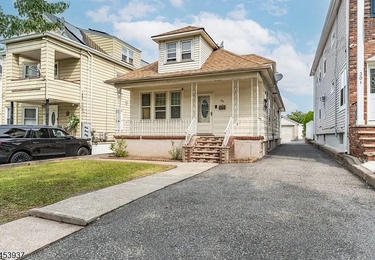 297 Delaware Ave — Photo 12