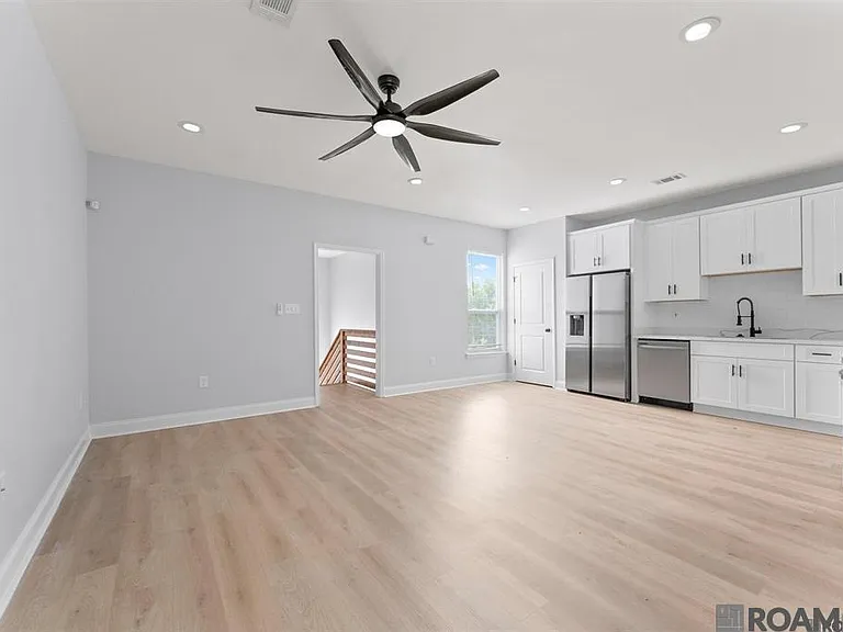 1714 Tricou St — Photo 2