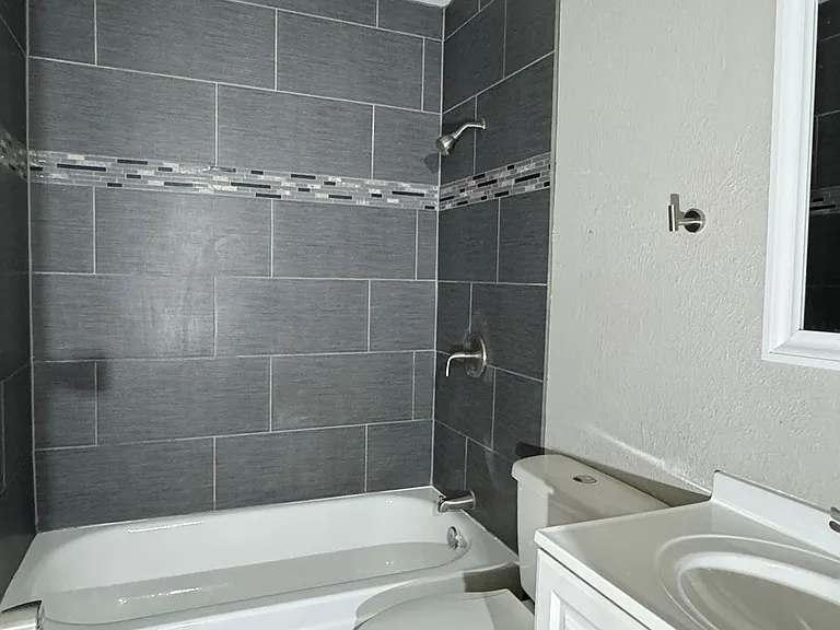 Mesa Park II (Bella Capri) — Photo 16