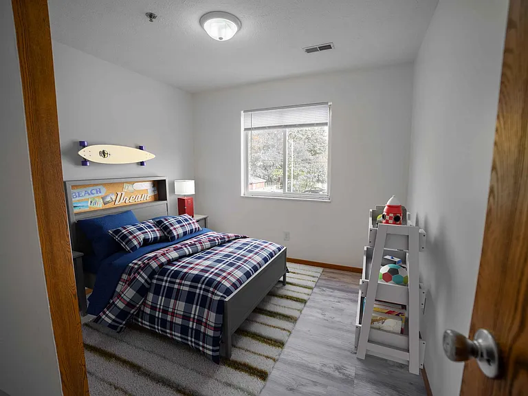 Sumner Point Apartments — Photo 19