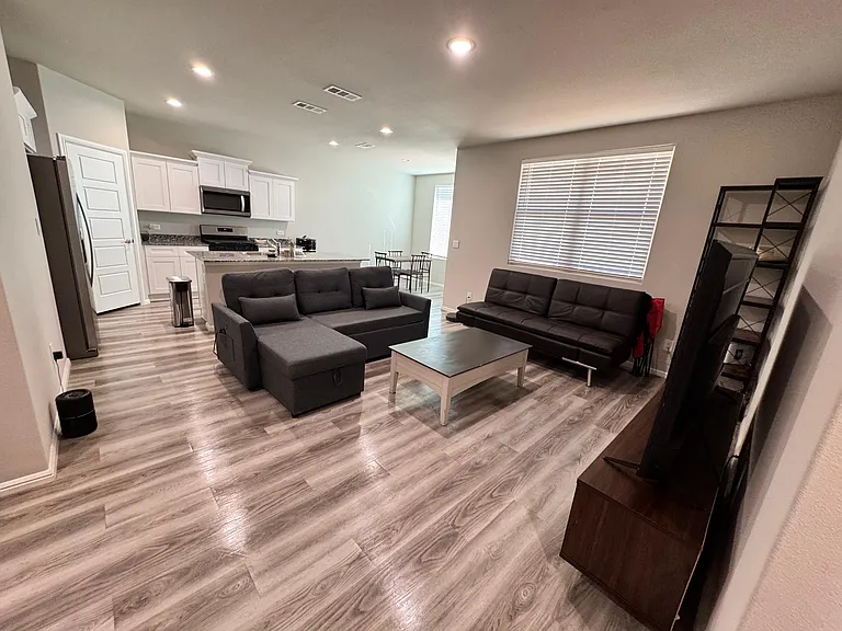 6302 Oracle Dr — Photo 5