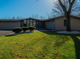 232 Denell Dr, Crete, IL 60417