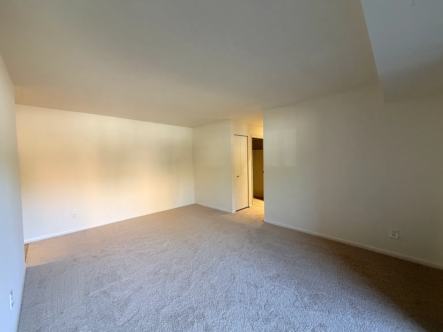 2-Bedroom Condo in Columbia! — Photo 4