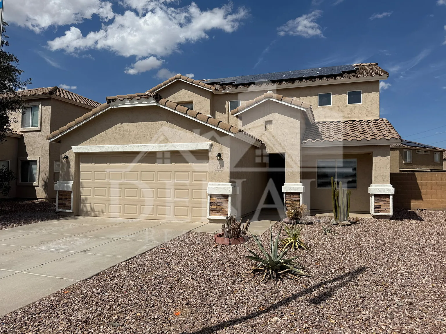 4 bed, 3.0 bath, 2375 sqft, $2,300 — Photo 2