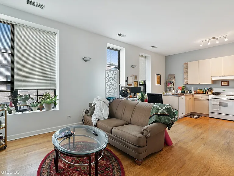 1310 W 18th St #3A — Photo 2