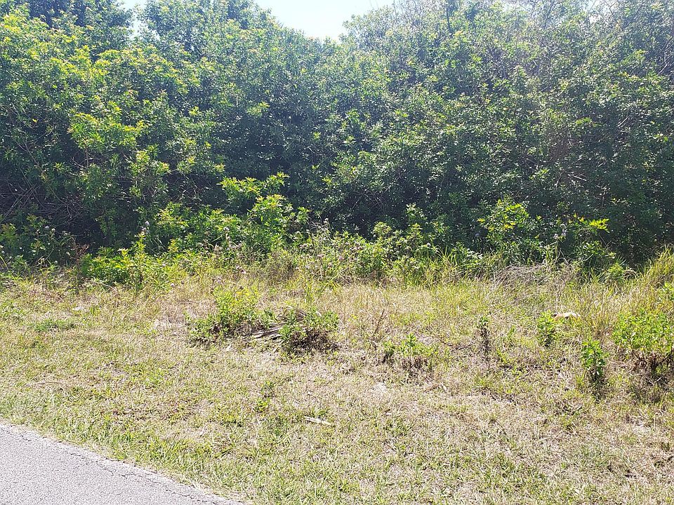2nd image of 18 Sandra Dr