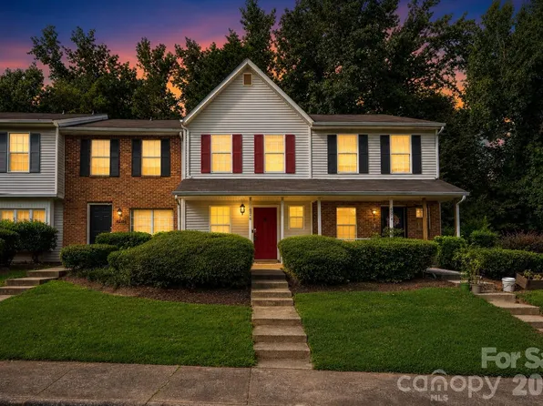 6216 Windsor Gate Ln, Charlotte, NC 28215