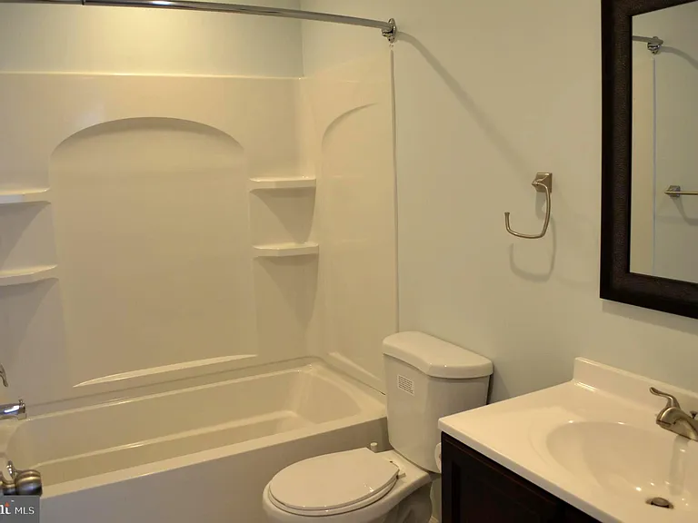 327 S Adams St — Photo 23