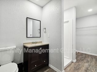 1051 Dogwood Dr Room 4, Dunedin, FL 34698