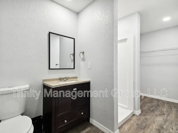 1051 Dogwood Dr Room 4, Dunedin, FL 34698