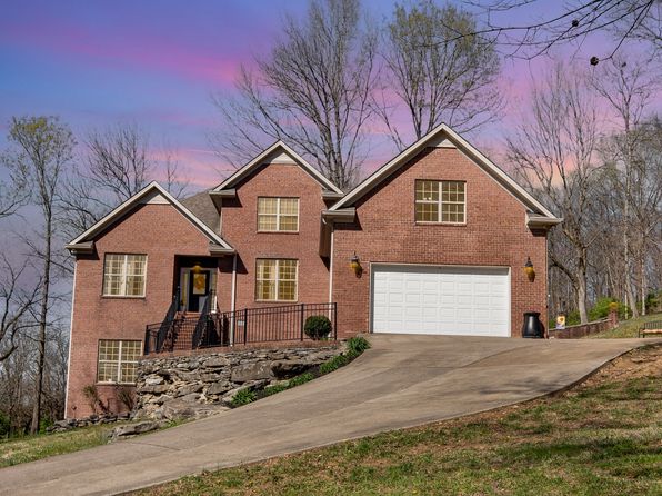 1604 Becca Ln