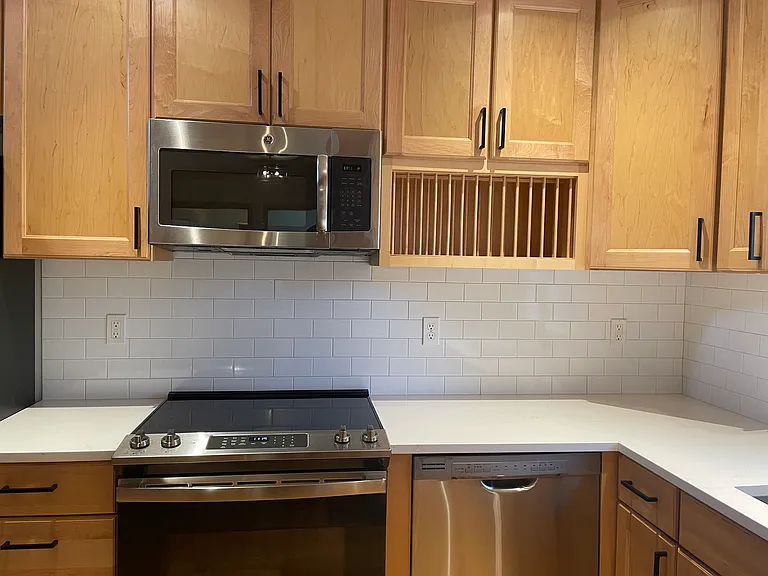 1215 NE 100th St — Photo 9