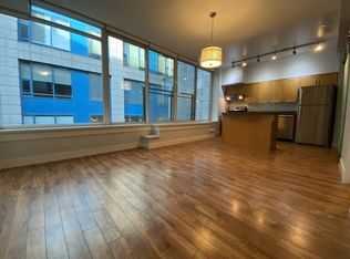 50 Camden St #608, Toronto, ON M5V3N1