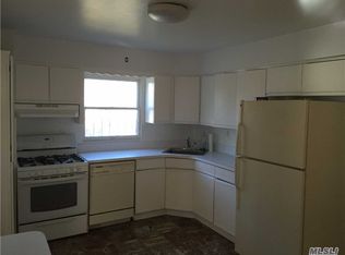 8841 Ransom St, Queens Village, NY 11427