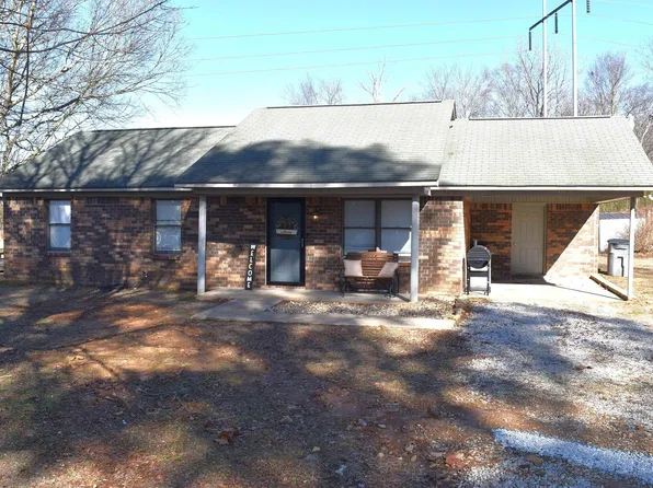 202 Rogersville Heights Dr, Rogersville, AL 35652