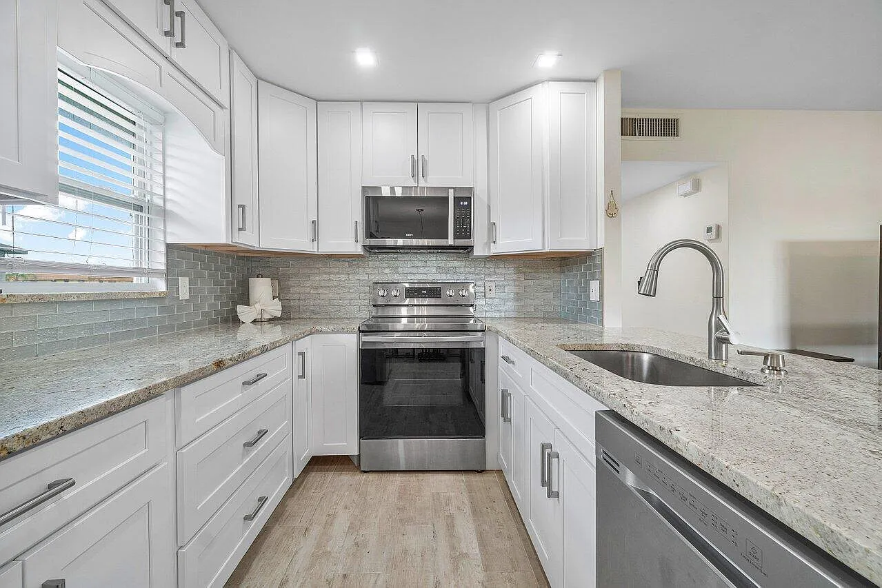 2 bed, 2.0 bath, 880 sqft, $1,850 — Photo 1
