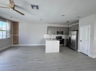 151 SW 171st Ln #151, Hollywood, FL 33027