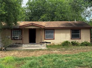 2899 3rd Rd, Beeville, TX 78102