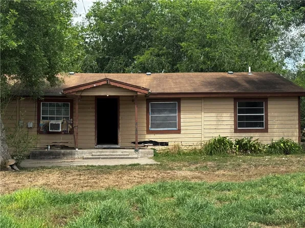 2899 3rd Rd, Beeville, TX 78102