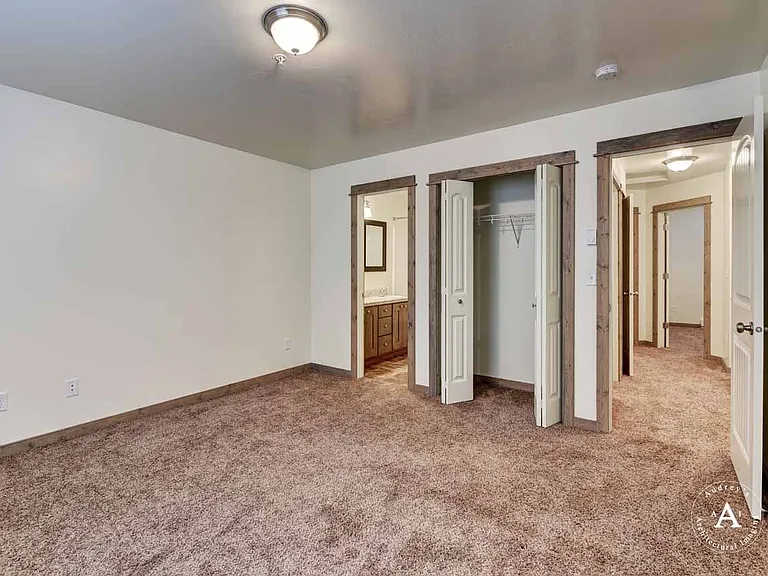2074 Gold Ave — Photo 6