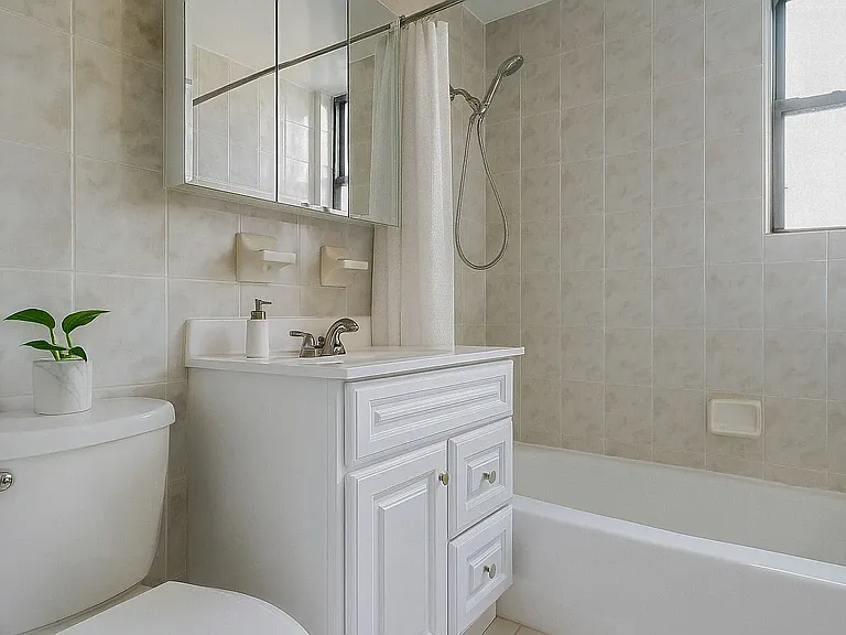 215 W 101st St #8A — Photo 5