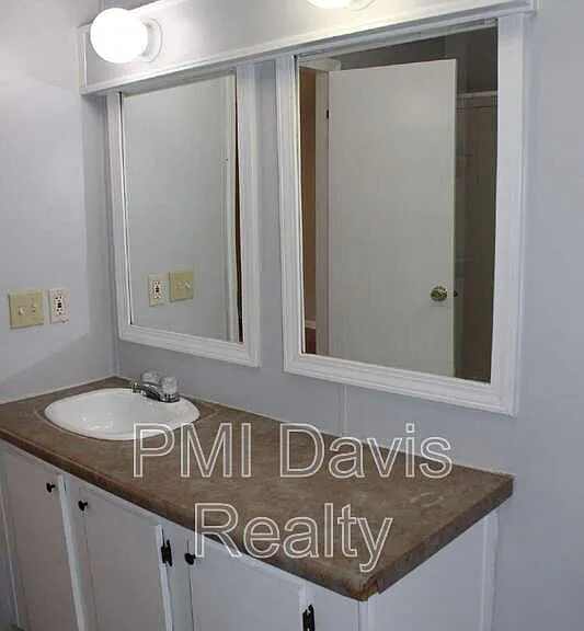 4687 Mayflower St — Photo 5