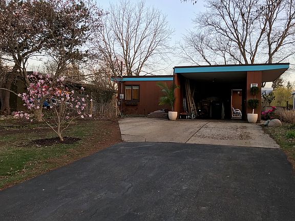 4th image of 707 W Montclaire Ave