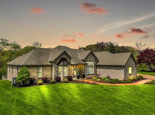 8 Lake Pointe Cir, Racine, WI 53402