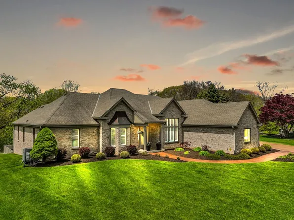 8 Lake Pointe CIRCLE, Wind Point, WI 53402