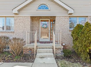 286 Edington Cir, Canton, MI 48187